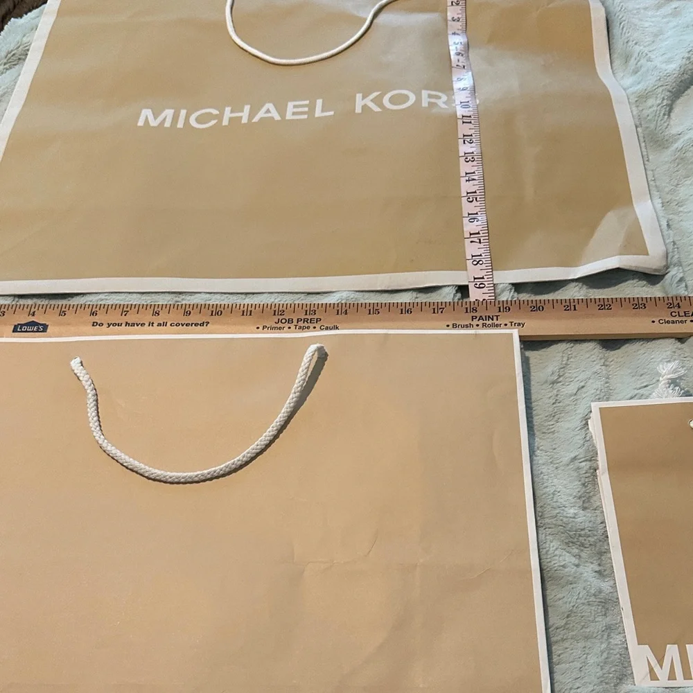 4 Michael Kors Beige & White Gift Bags Plus Box